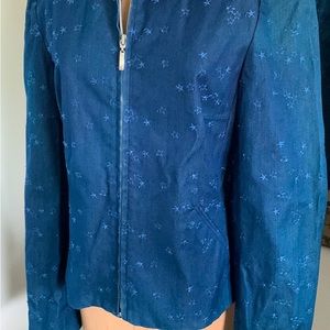 ESCADA DENIM ZIP FRONT JACKET WITH LIGHT BLUE EMBROIDERED STARS SIZE 34 ITALY